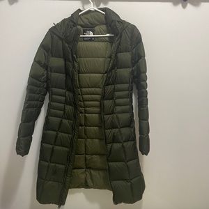 Selling because it’s a bit too small on me.